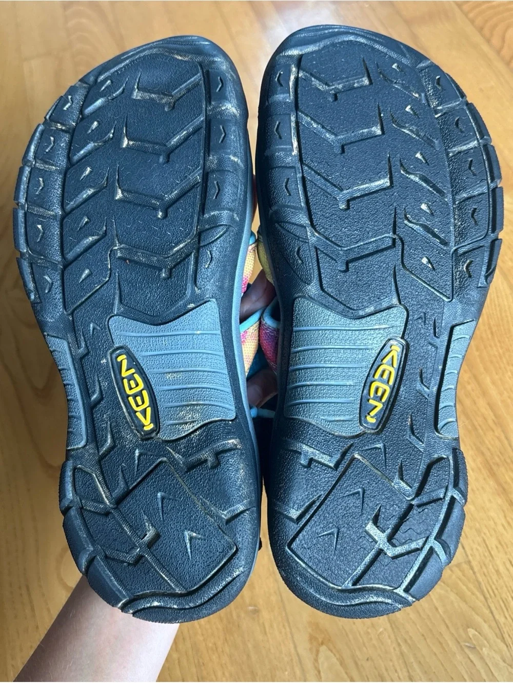 KEEN Newport H2 Tie-dye Sandals Colorful Rainbow Youth Kids Sz 7 Hiking Shoes